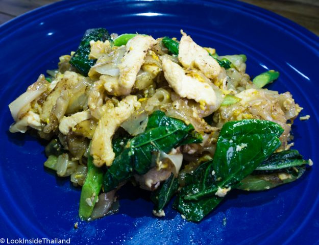 Pad See Ew noodles green leaf pork